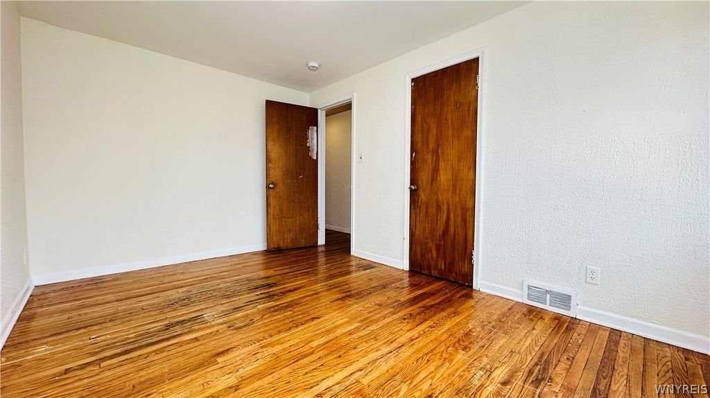 1553 Whitney Avenue - Photo 12