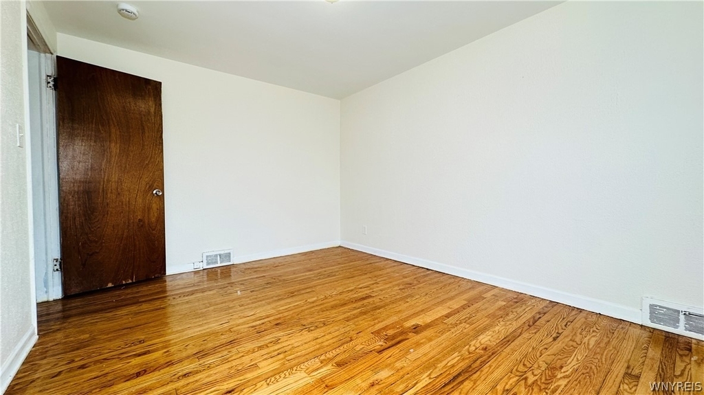 1553 Whitney Avenue - Photo 15