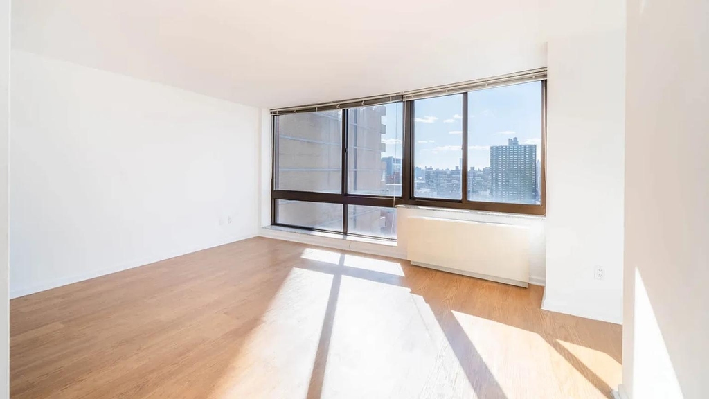 East 39th Street - Photo 1