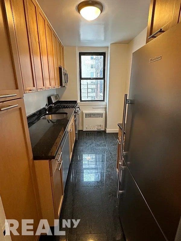 E 79th St - Photo 5