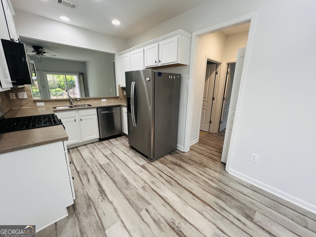 164 Begonia Court - Photo 4
