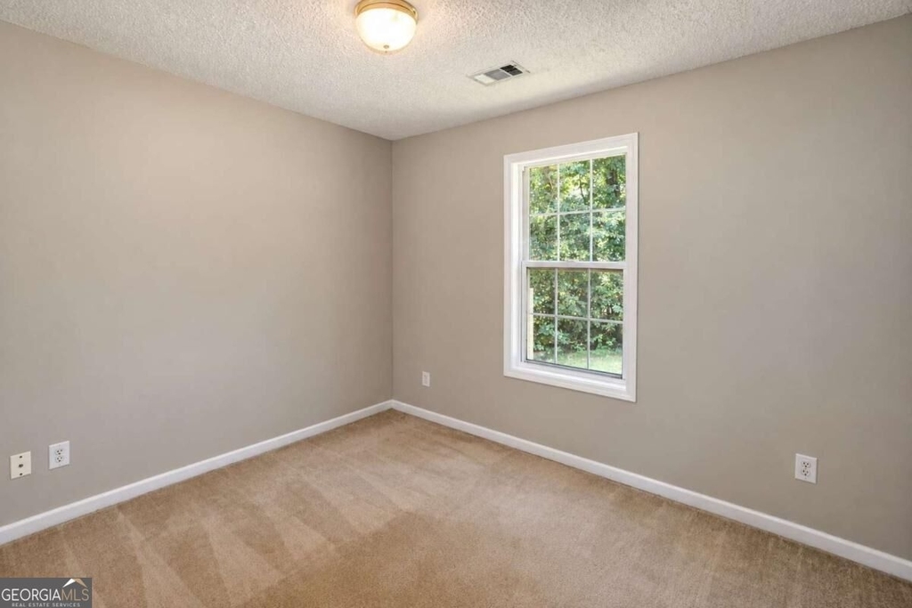227 Westwind Drive - Photo 11