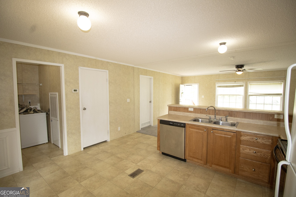 1776 Zettwell Road - Photo 5