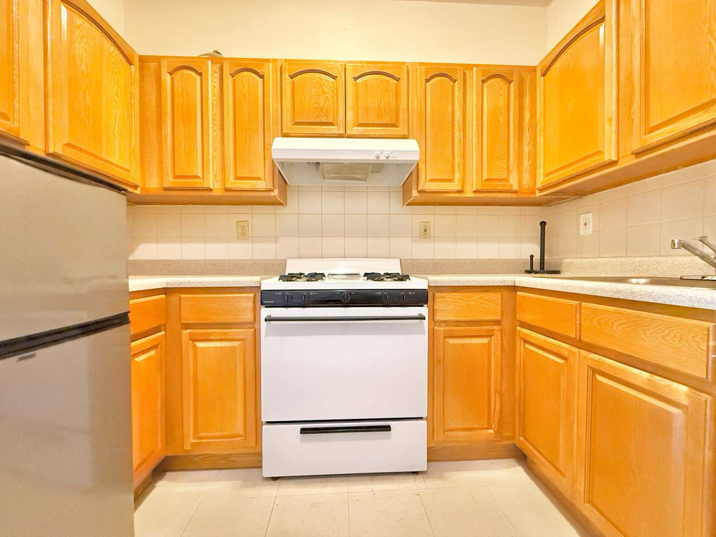 901 St Johns Place - Photo 4