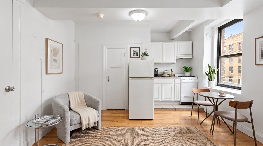 860 West 181st Street - Photo 0