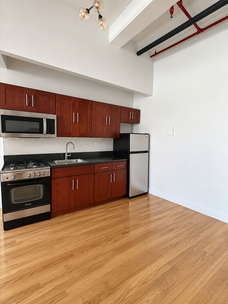 112 Lincoln Ave - Photo 1