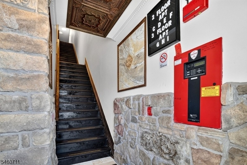81 W Main St - Photo 19