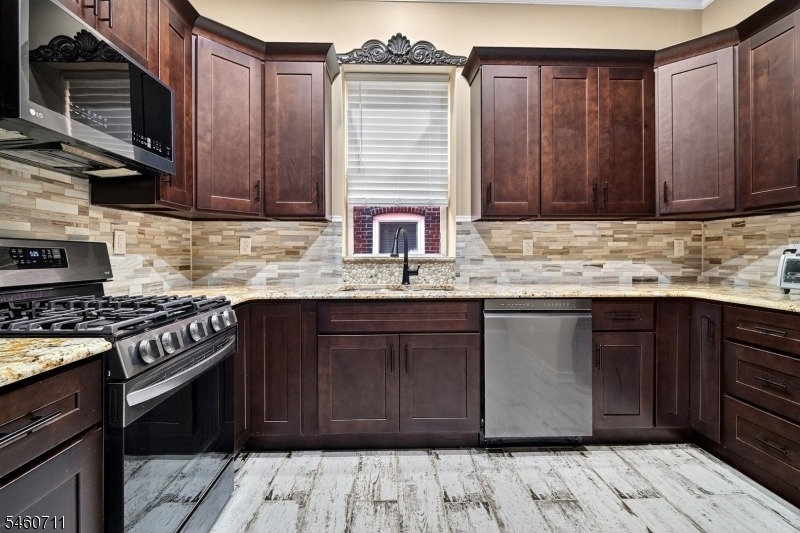 81 W Main St - Photo 8