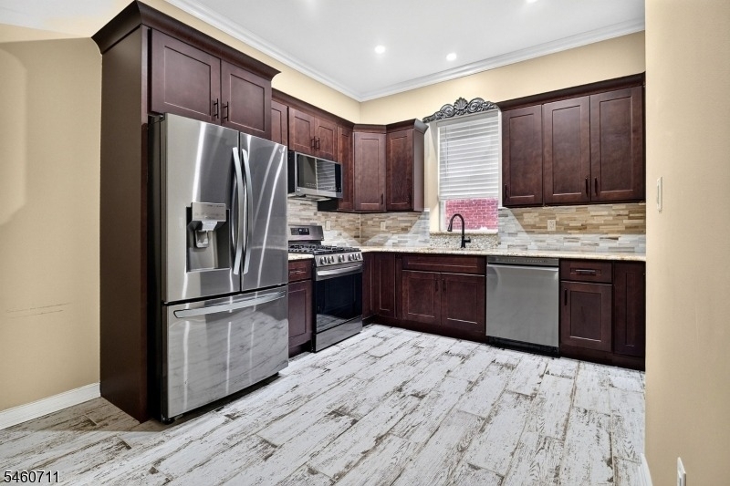 81 W Main St - Photo 6