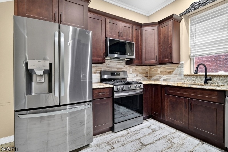 81 W Main St - Photo 7
