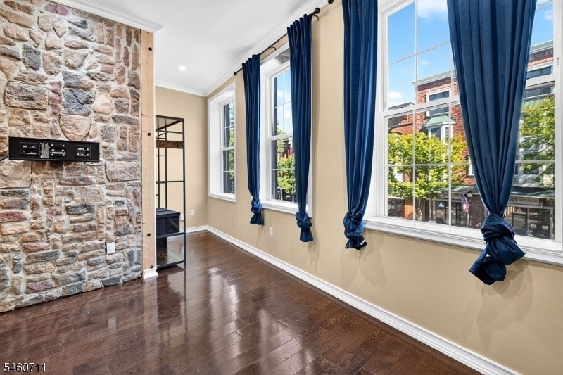 81 W Main St - Photo 11