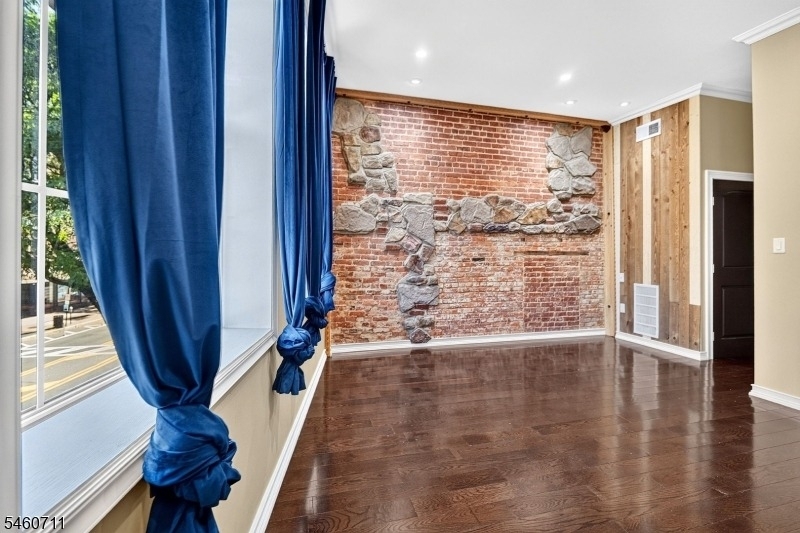 81 W Main St - Photo 14
