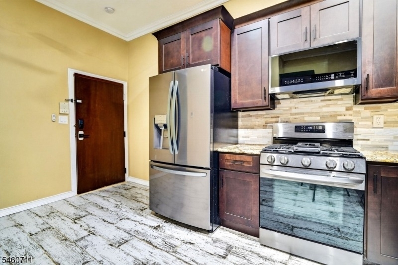 81 W Main St - Photo 9