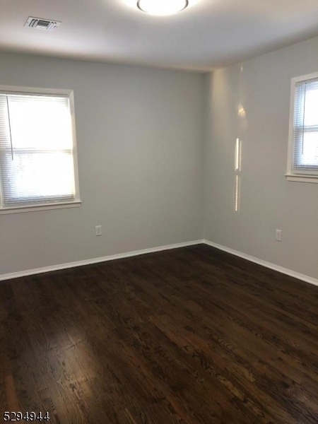 115 Burnside Ave - Photo 5
