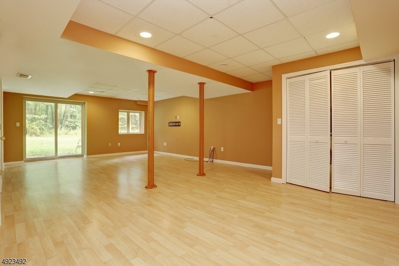 215 Raymound Blvd - Photo 16