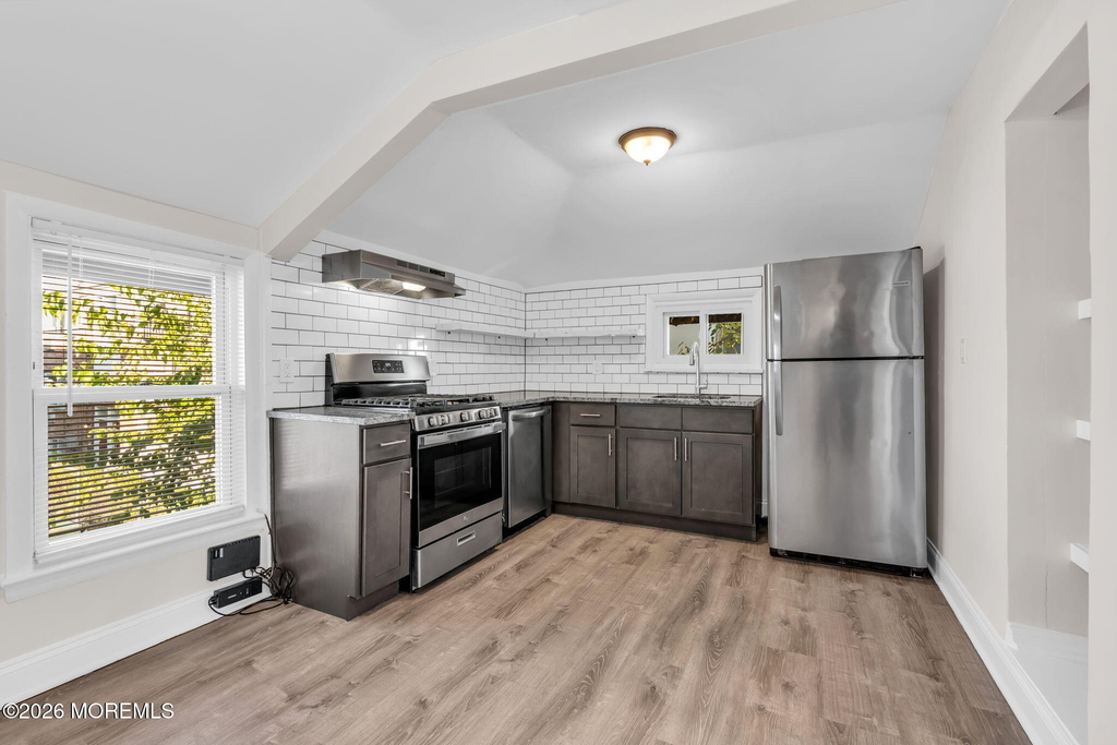 1004 Grand Avenue - Photo 5