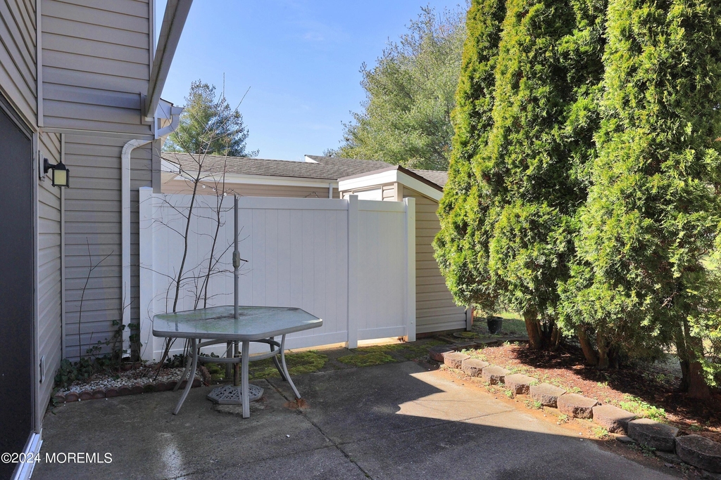 2 Elizabeth Court - Photo 21