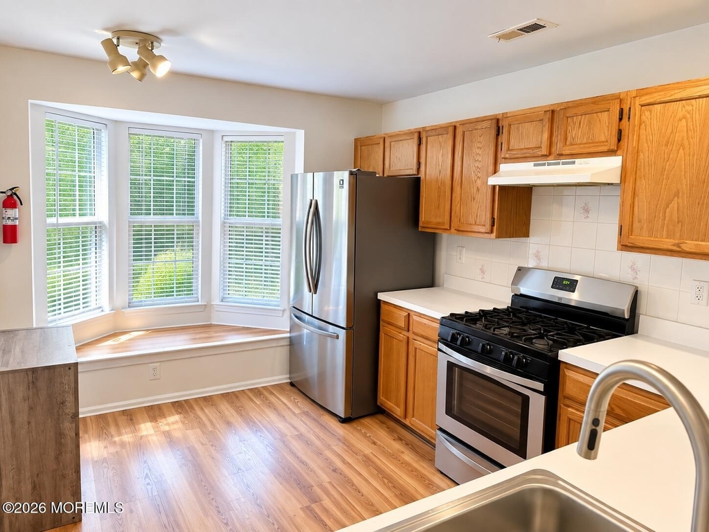 11 Lexington Court - Photo 2