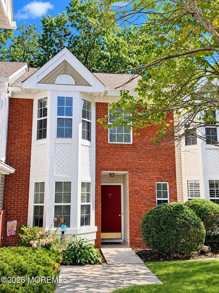 11 Lexington Court - Photo 0