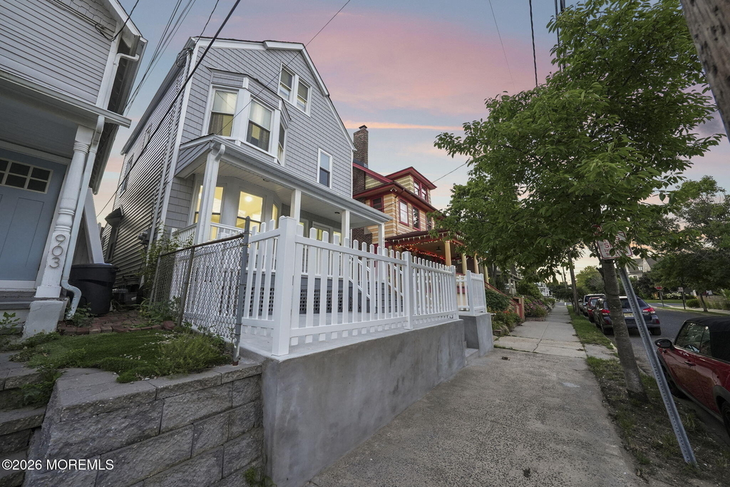 905 Emory Street - Photo 1