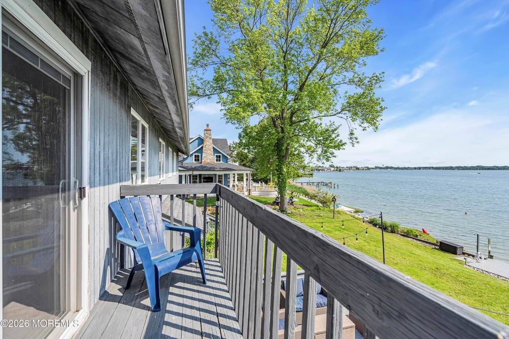 105 Riverview Avenue - Photo 3