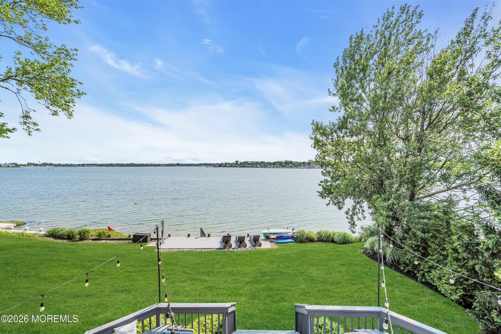 105 Riverview Avenue - Photo 4