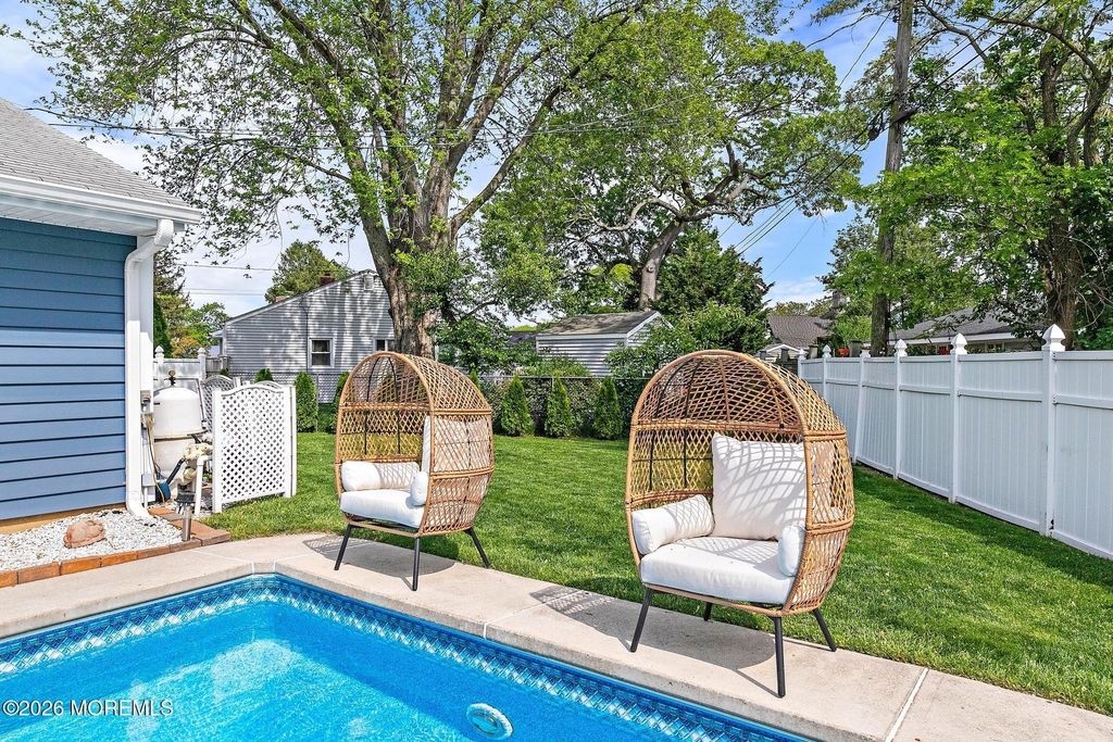 1700 Bryan Avenue - Photo 3