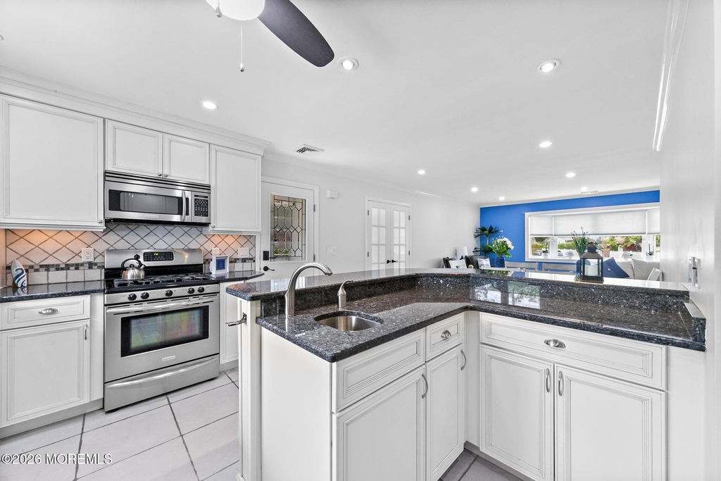 1700 Bryan Avenue - Photo 23