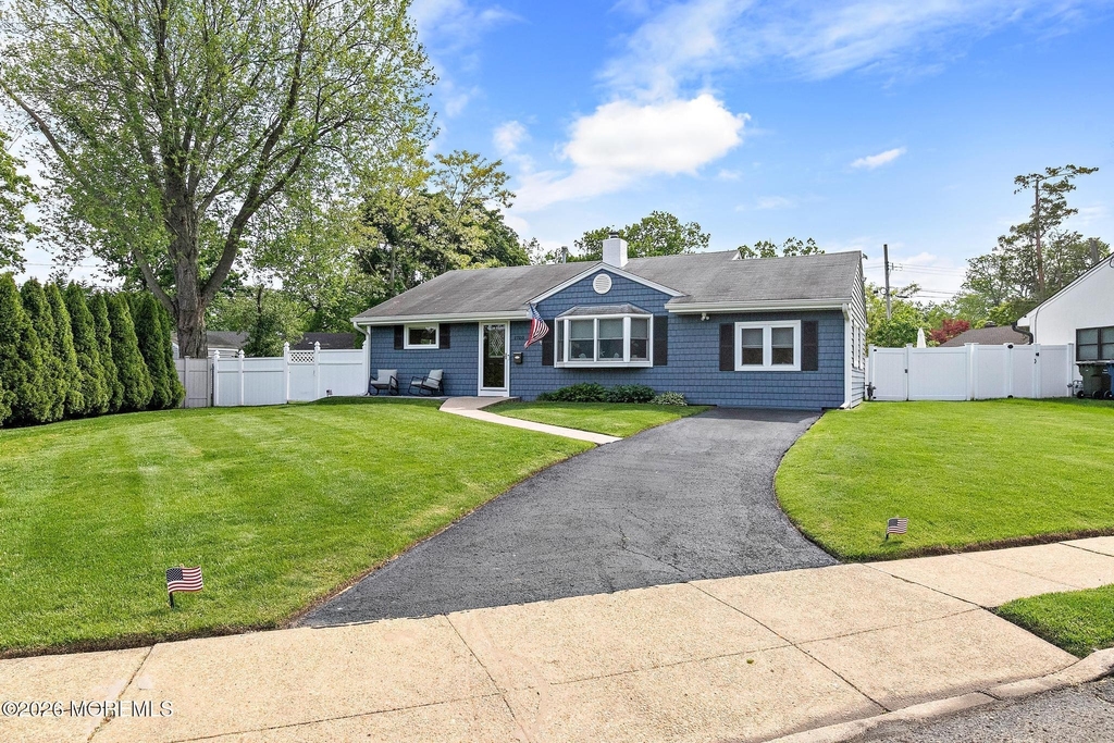 1700 Bryan Avenue - Photo 5