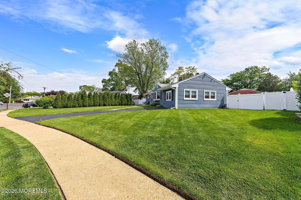 1700 Bryan Avenue - Photo 7