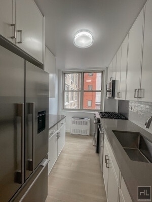 East 29th Street - Photo 2
