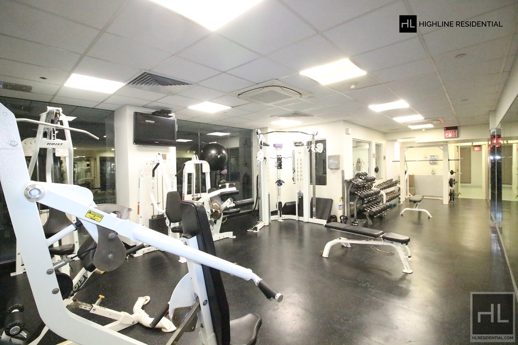 250 East 40 Street - Photo 16