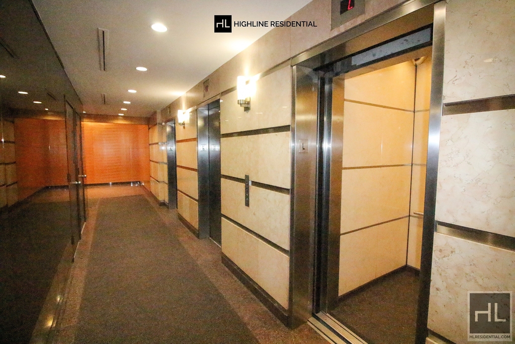 250 East 40 Street - Photo 10