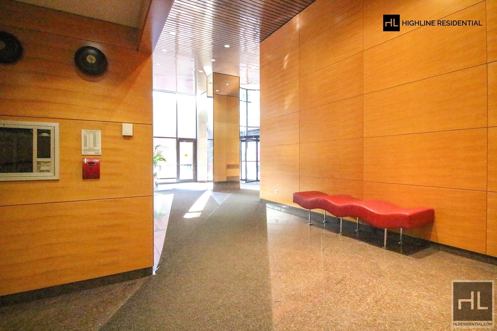 250 East 40 Street - Photo 9
