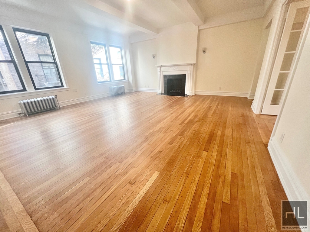 East 80th Street - Photo 11