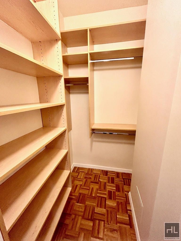 East 80th Street - Photo 6