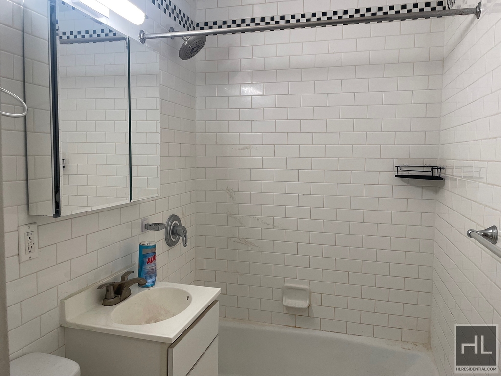 West 54th Street - Photo 1