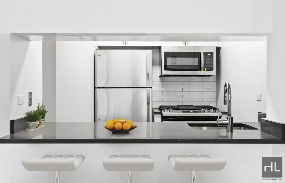 East 87th Street - Photo 2