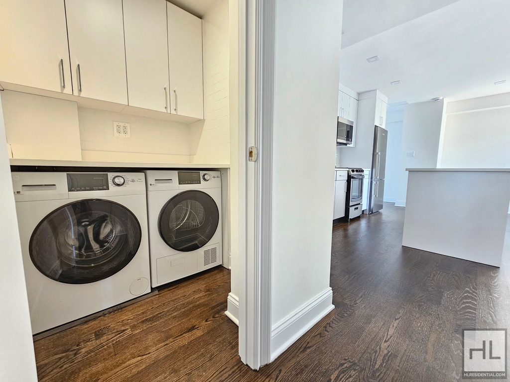 E 16 St - Photo 0