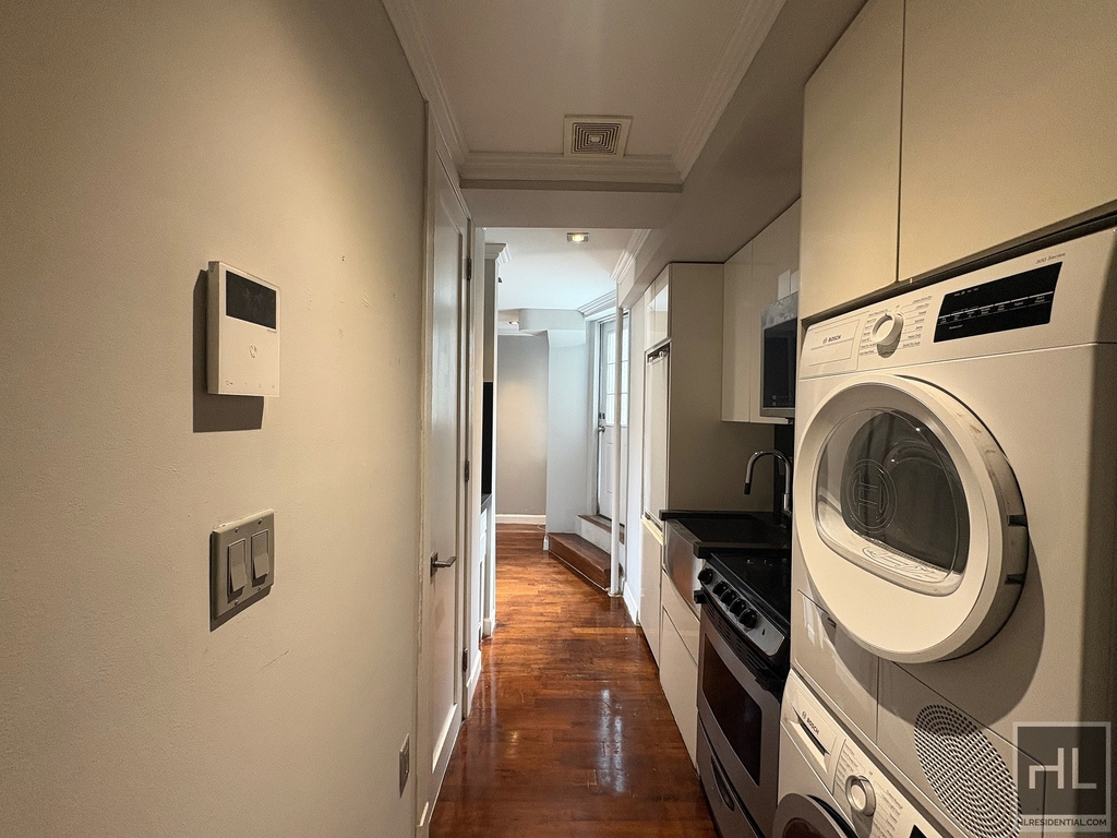 2 Avenue - Photo 3