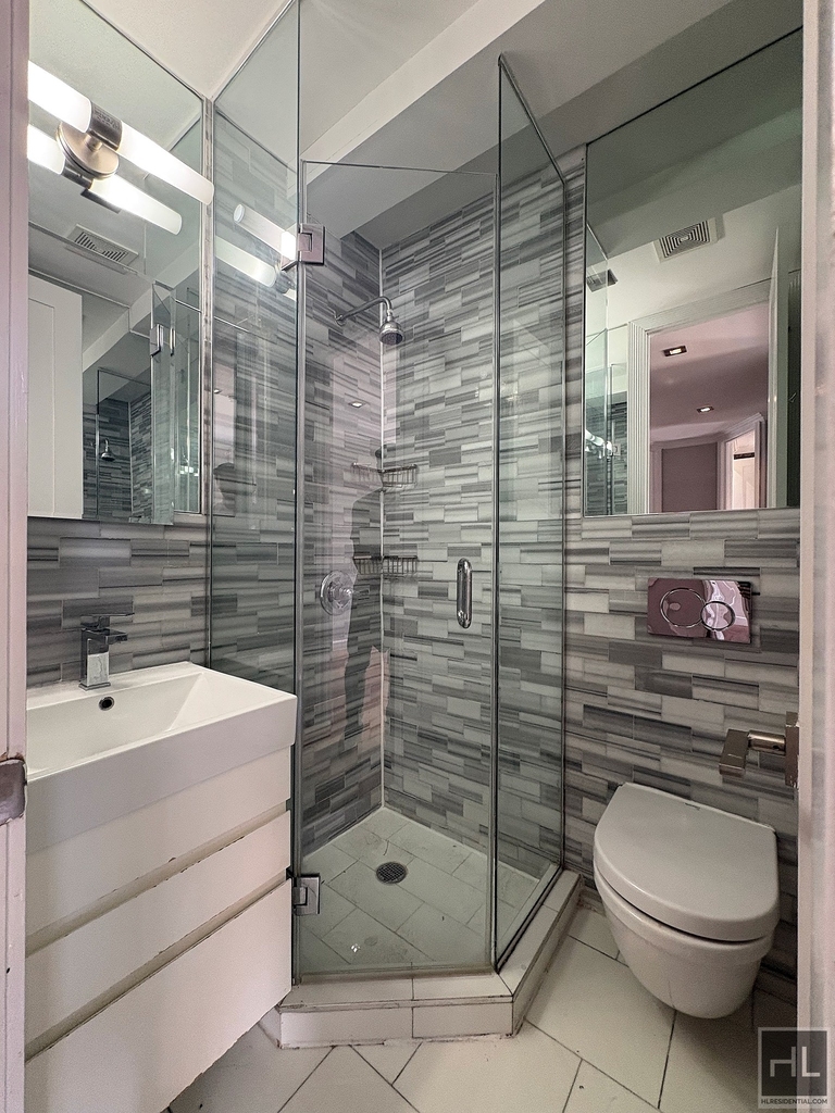 2 Avenue - Photo 4
