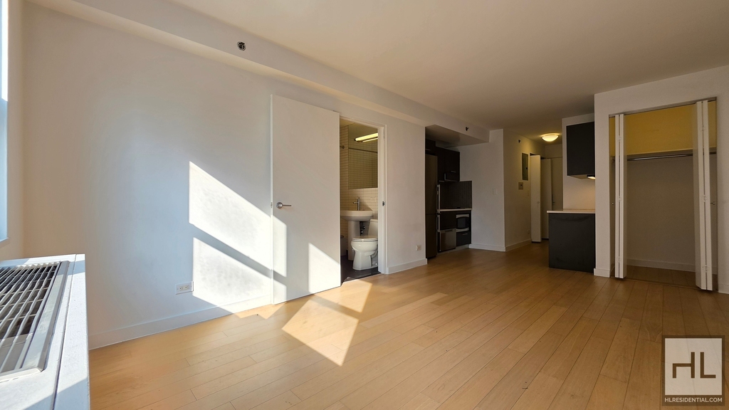 East 39th Street - Photo 1