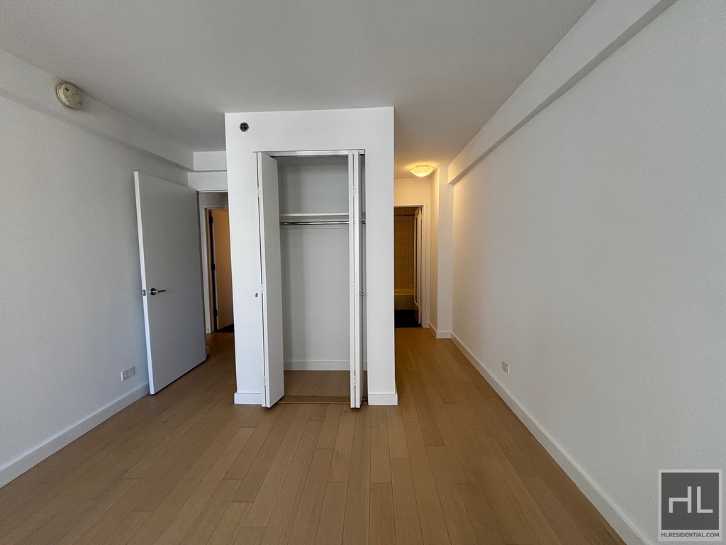 E 39th St - Photo 5