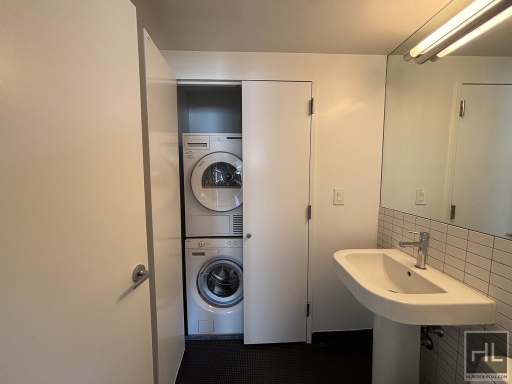 E 39th St - Photo 3