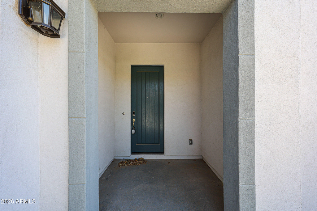 17383 W Guthrie Street - Photo 2