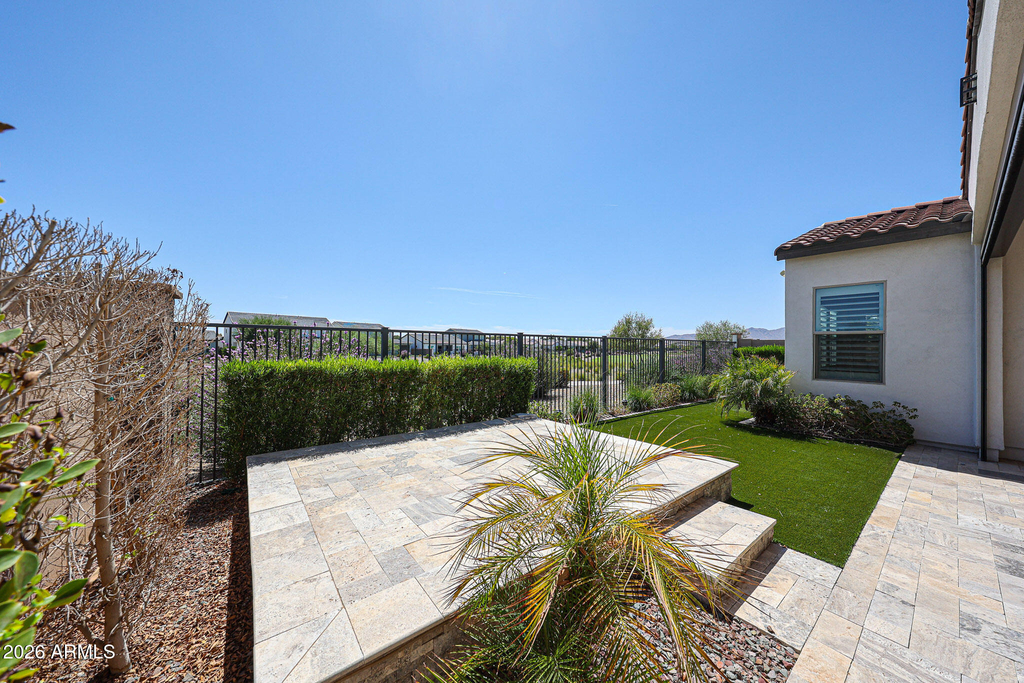 17383 W Guthrie Street - Photo 36