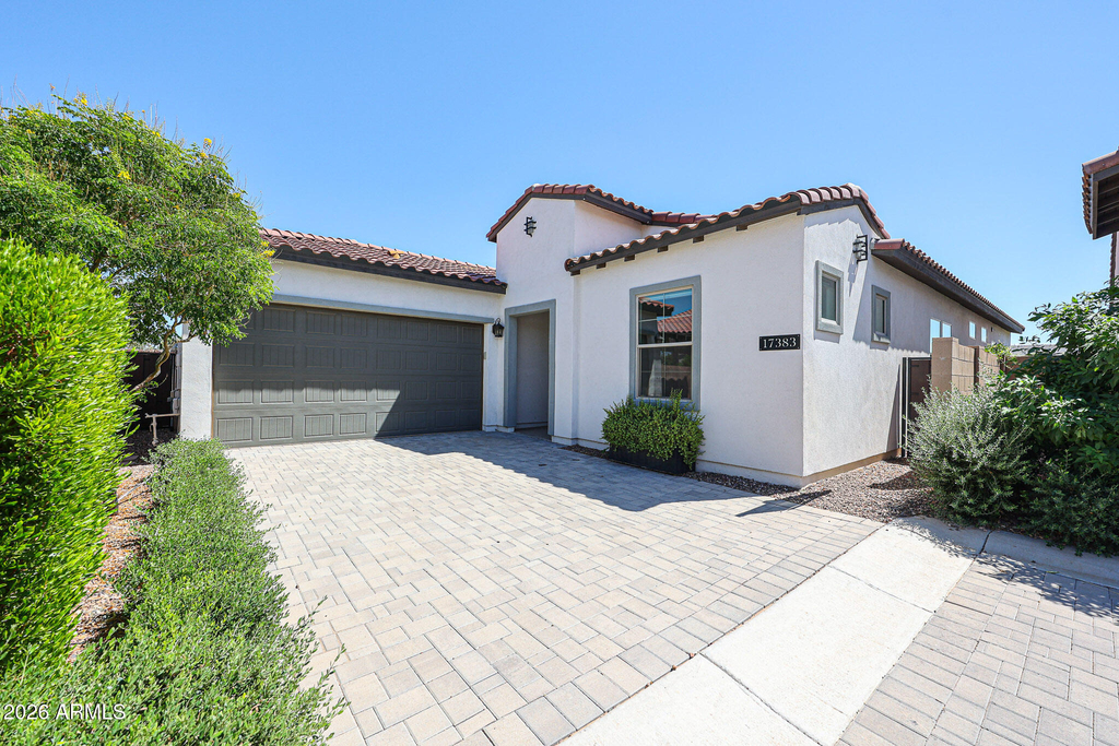 17383 W Guthrie Street - Photo 1