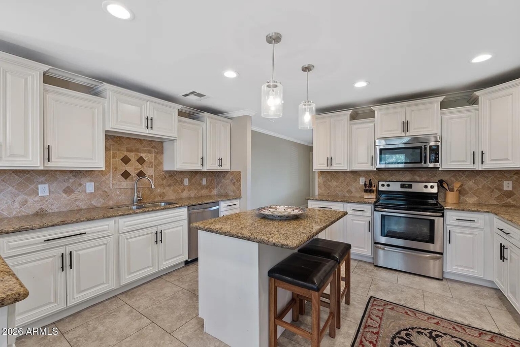 7936 E Moreland Street - Photo 2