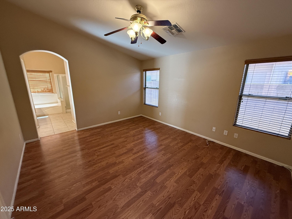 2321 W Straight Arrow Lane - Photo 17