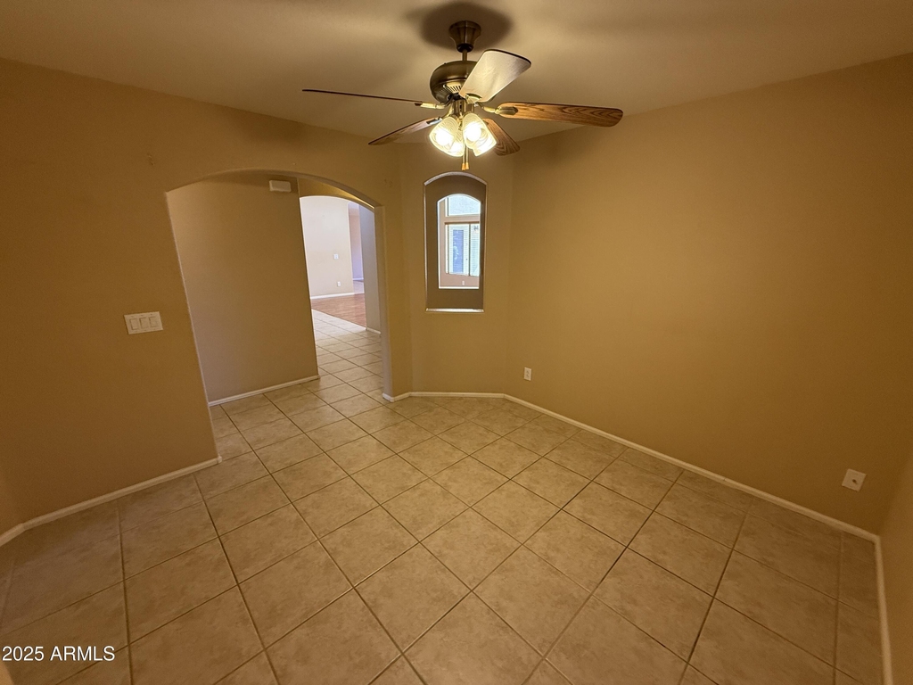2321 W Straight Arrow Lane - Photo 24